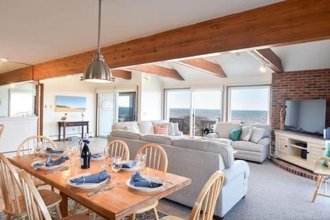 Waterfront Private Beach Panoramic Views House in North Eastham