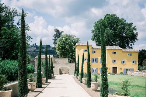 Property building, Facade/entrance, City view