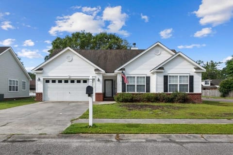 Near Airport-20 Min to Downtown- Chucktown Retreat House in Goose Creek