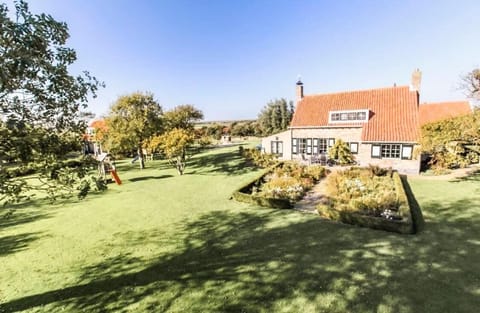 Het Grote Huis at Buitenplaats Zeeuwse Liefde House in Westkapelle