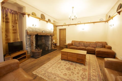 Bridge Cottages, Bridge House & Bridge Suite, Sleeps 12 Maison in Coniston