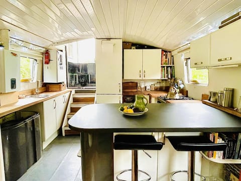 Boutique Boat Stays Contemporary Barge Eigentumswohnung in Bath