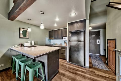 Newly Remodeled Studio plus Loft- Lakeland Village condo Condominio in South Lake Tahoe