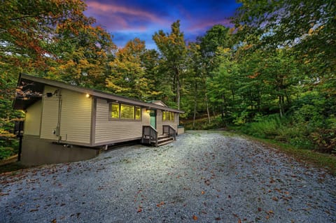 Alpine Court Chalet home House in Mendon