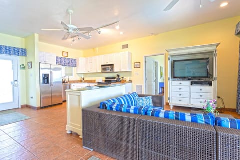 Castle Guesthouse by Grand Cayman Villas & Condos House in Grand Cayman