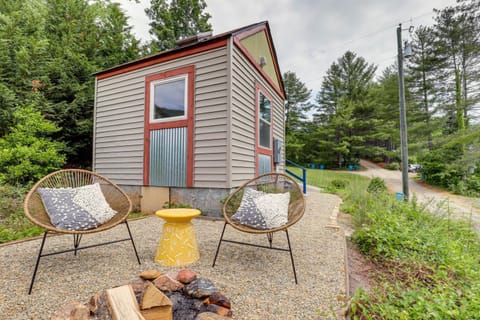 Ideally Located Asheville Tiny Home with Fire Pit Condo in Swannanoa