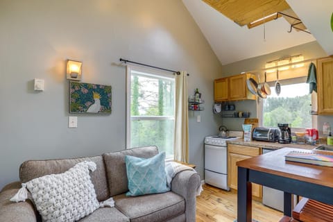 Ideally Located Asheville Tiny Home with Fire Pit Copropriété in Swannanoa