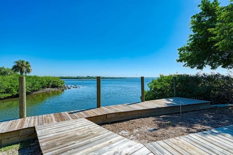 Bay House Retreat managed by Beach Retreats House in Bayshore Gardens