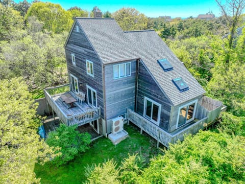 Walk to Beach w Roof-Level Deck House in Truro