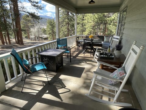 Aspen View Getaway - Monthly Long-Term Vacation Rental 30 Days Minimum -- Estes Park home House in Estes Park