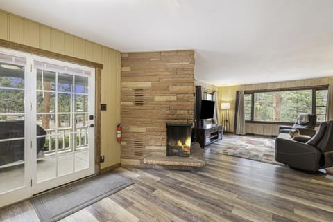 Aspen View Getaway - Monthly Long-Term Vacation Rental 30 Days Minimum -- Estes Park home House in Estes Park