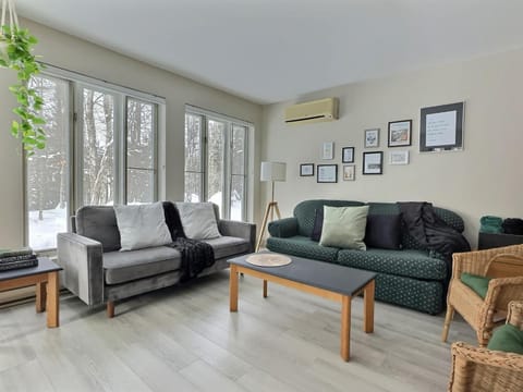 The Sunshine Apartment in Mont-Tremblant