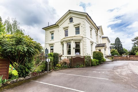 Beaumont House Bed and Breakfast in Cheltenham
