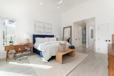 New Blue Lagoon Vacation Rental Remodeled Waterfront House in Carlsbad