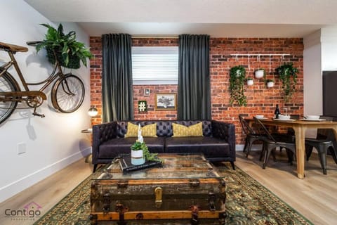 Living room, Decorative detail, Seating area