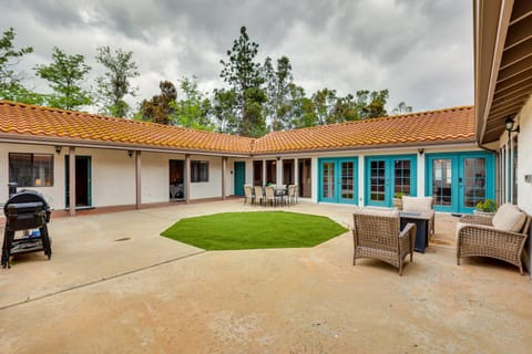 Sprawling California Ranch House with Courtyard! Casa in Temecula