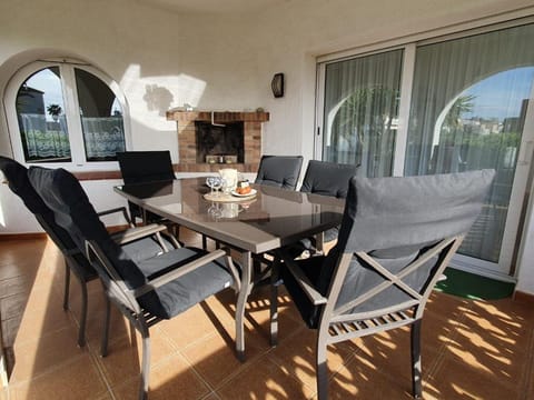 Casa en Costa Brava: Barbacoa, Wifi, Gran Jardín, Cerca Playa, Parking - ES-89-116 House in Alt Empordà