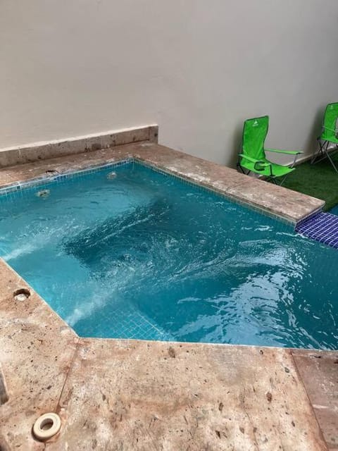 Casa con alberca en excelente ubicación, para grupos grandes de personas Villa in Mazatlan