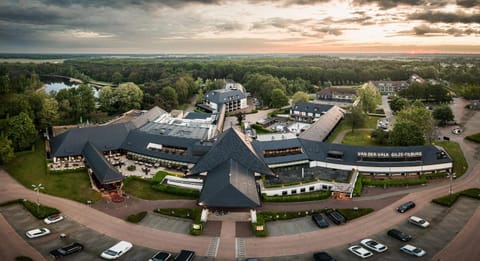 Property building, Facade/entrance, Bird's eye view