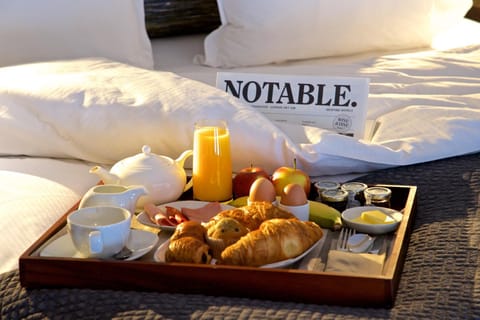 Bed, Food and drinks, Bedroom, Food, Breakfast, Continental breakfast, Buffet breakfast