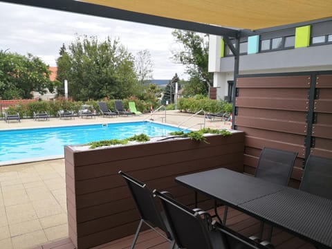 Balcony/Terrace, Pool view