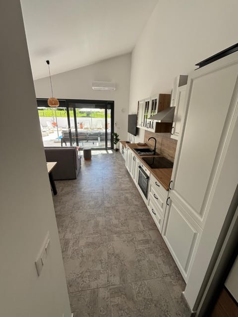Pool view, Pool view, kitchen, kitchen