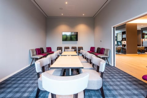 Meeting/conference room