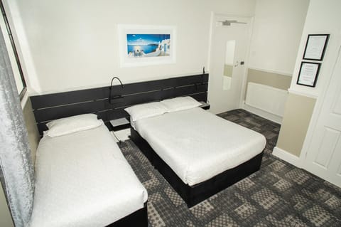 Jewells Guest Accommodation Bed and Breakfast in Plymouth