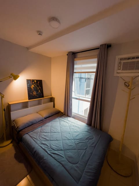 Bed, Photo of the whole room, Bedroom, air conditioner