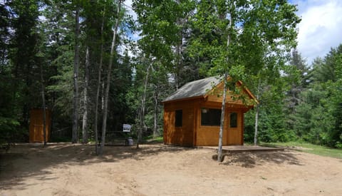 Fox Den #3 Campeggio /
resort per camper in Hastings Highlands