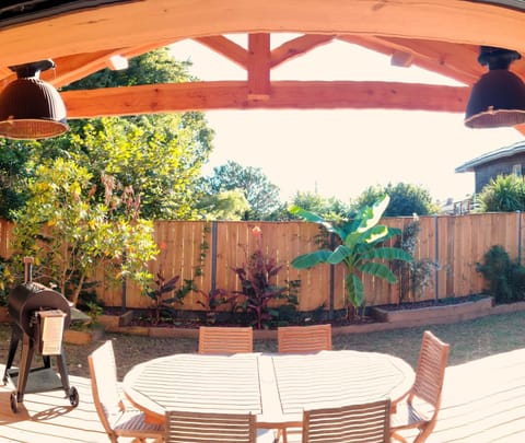 Patio, BBQ facilities, Garden view, Meals