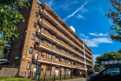 Property building, Day, Street view, Location