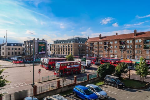 Property building, Day, City view, Location