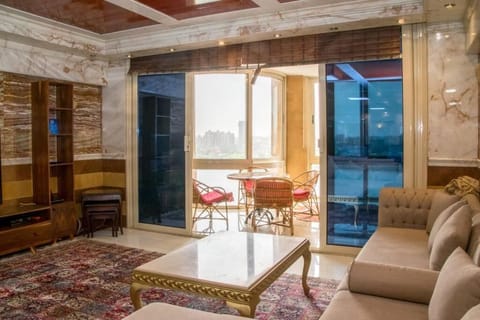 LuxuryApartmentDirectToTheNile Apartment in Cairo Governorate