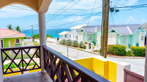 Da-Vis By The Ocean Condo in Barbados
