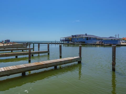 Bay Breeze Bungalow Condo in Rockport