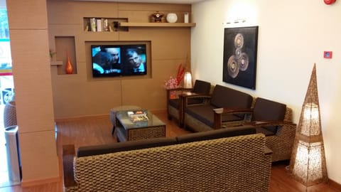 Communal lounge/ TV room