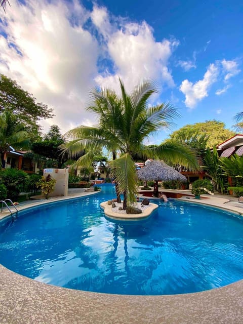 Cocomarindo Breeze Condo And Amazing Pool House in Coco