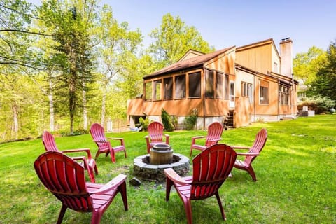 Modern, Cozy Hudson Valley Escape 1 Hr From NYC Chalet in Philipstown
