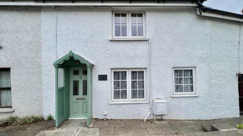 Cosy Cottage House in Wellington