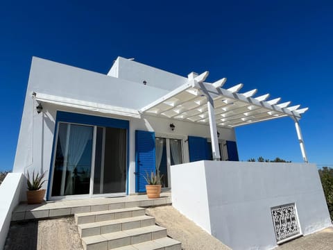 Property building, View (from property/room), Balcony/Terrace