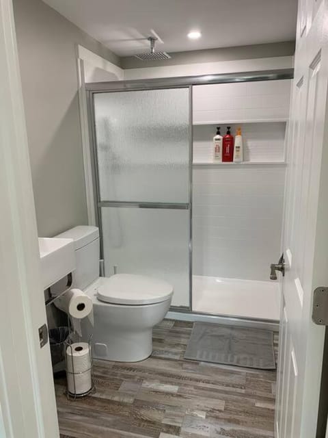 One Bedroom with Free Parking and Wifi - u5 Copropriété in Waterloo