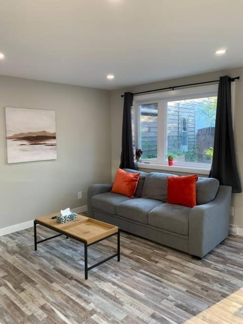 One Bedroom with Free Parking and Wifi - u5 Condominio in Waterloo