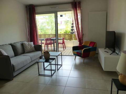 Residence Coeur boise appartement avec terrasse et wifi Espace vert Apartment in Capbreton