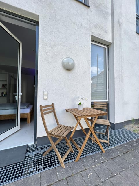 The East Apartment by Rabe - Netflix & Coffee & Parkplatz Condo in Karlsruhe