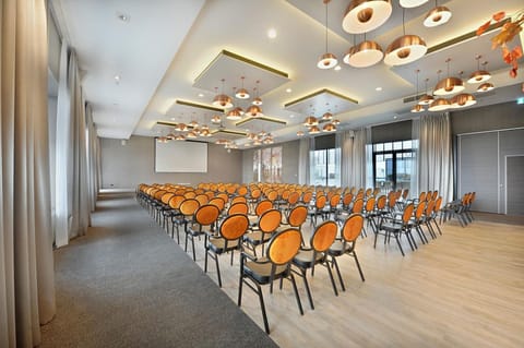 Meeting/conference room