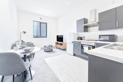 Modern and Bright 1 Bed Apartment Dudley Condo in Stourbridge
