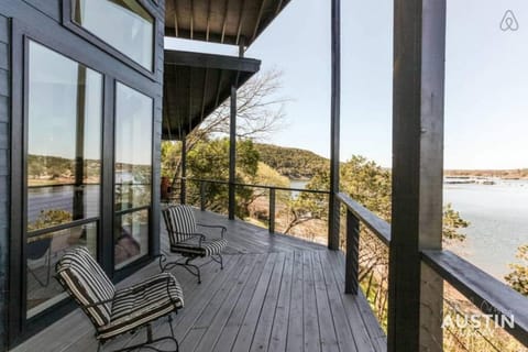 Watch the Sunset On A Huge Patio Near Lake Travis House in Lake Travis