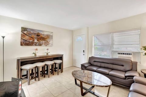 Delray, easy walk to downtown, free parking (315W) Copropriété in Delray Beach