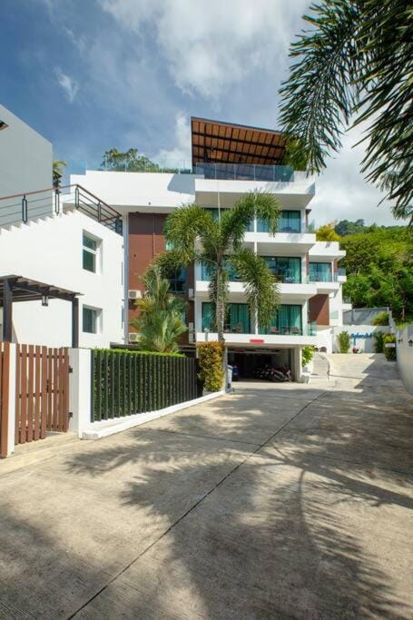 Apartment on the Kata Beach by Capital Pro Copropriété in Chalong